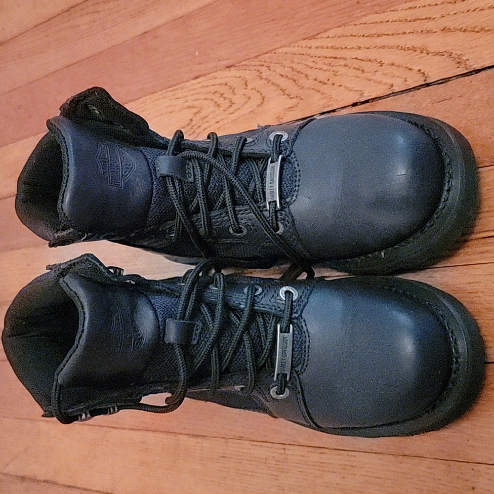 Black Harley Davidson boots, size 7.